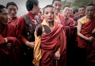 buddhist-nun-and-monks-330x230-3731739