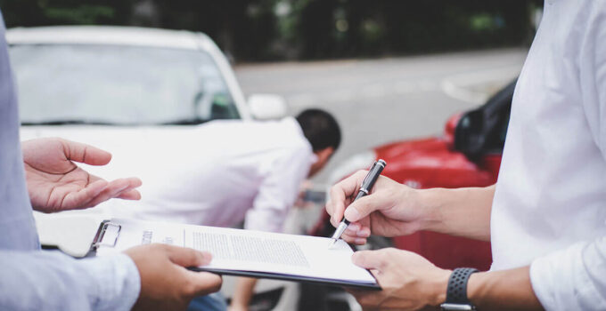 How A Lawyer Can Help You After An Accident With An Underinsured or Uninsured Driver